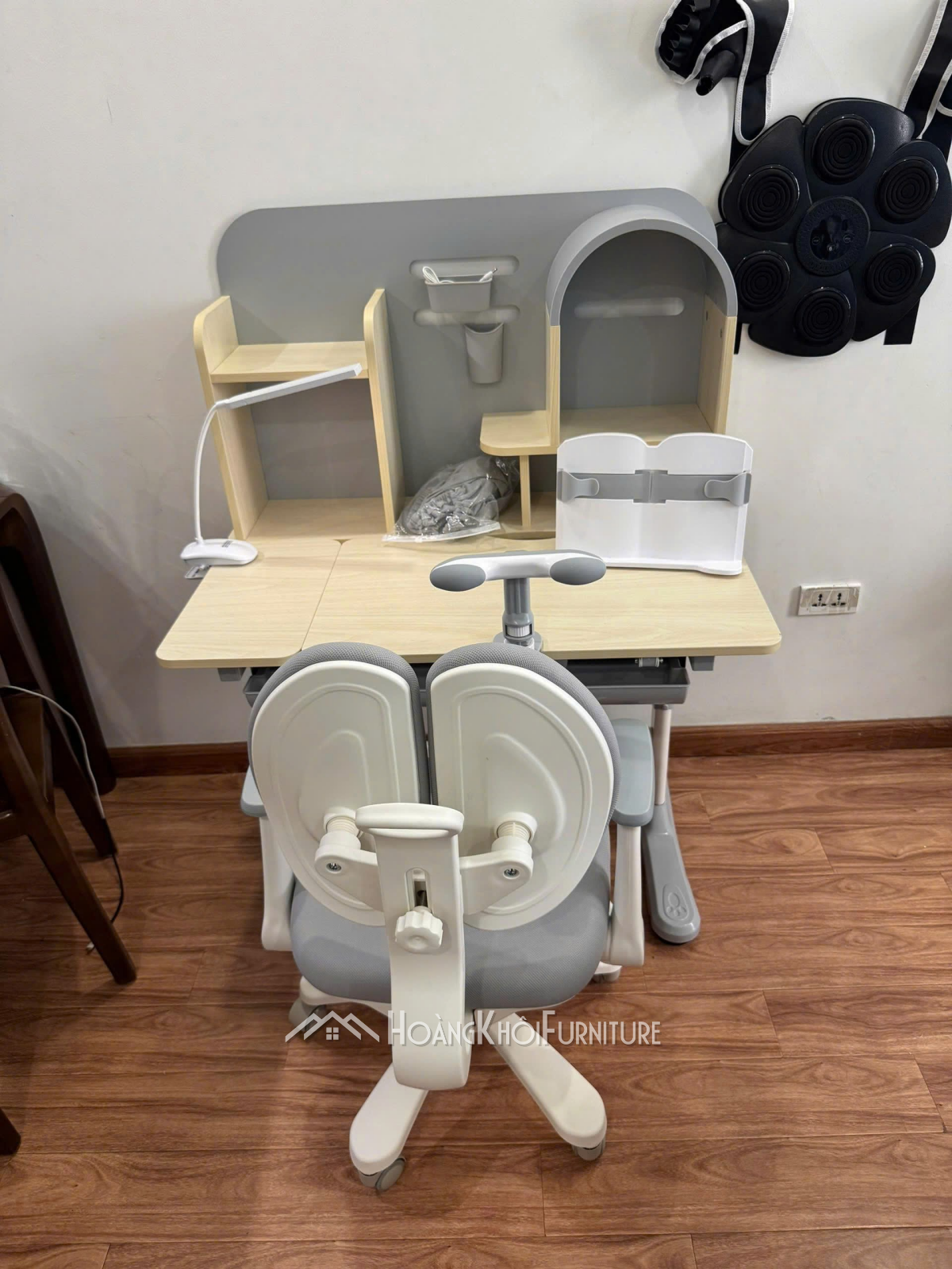 Bộ Bàn Ghế Chống Gù Thông Minh kích thước 90 x 60 68 Bộ Bàn Ghế Chống Gù Thông Minh kích thước 90 x 60 68