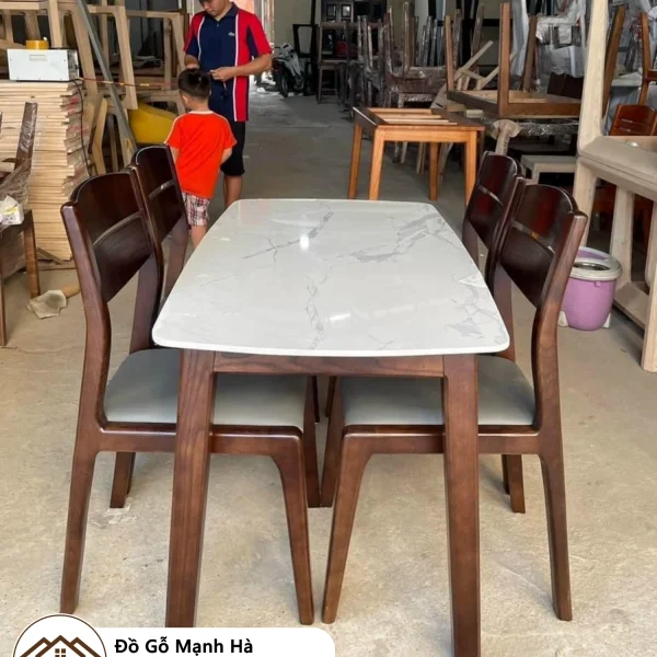 Bộ bàn ăn gỗ Sồi mặt đá 4 ghế bọc da 644