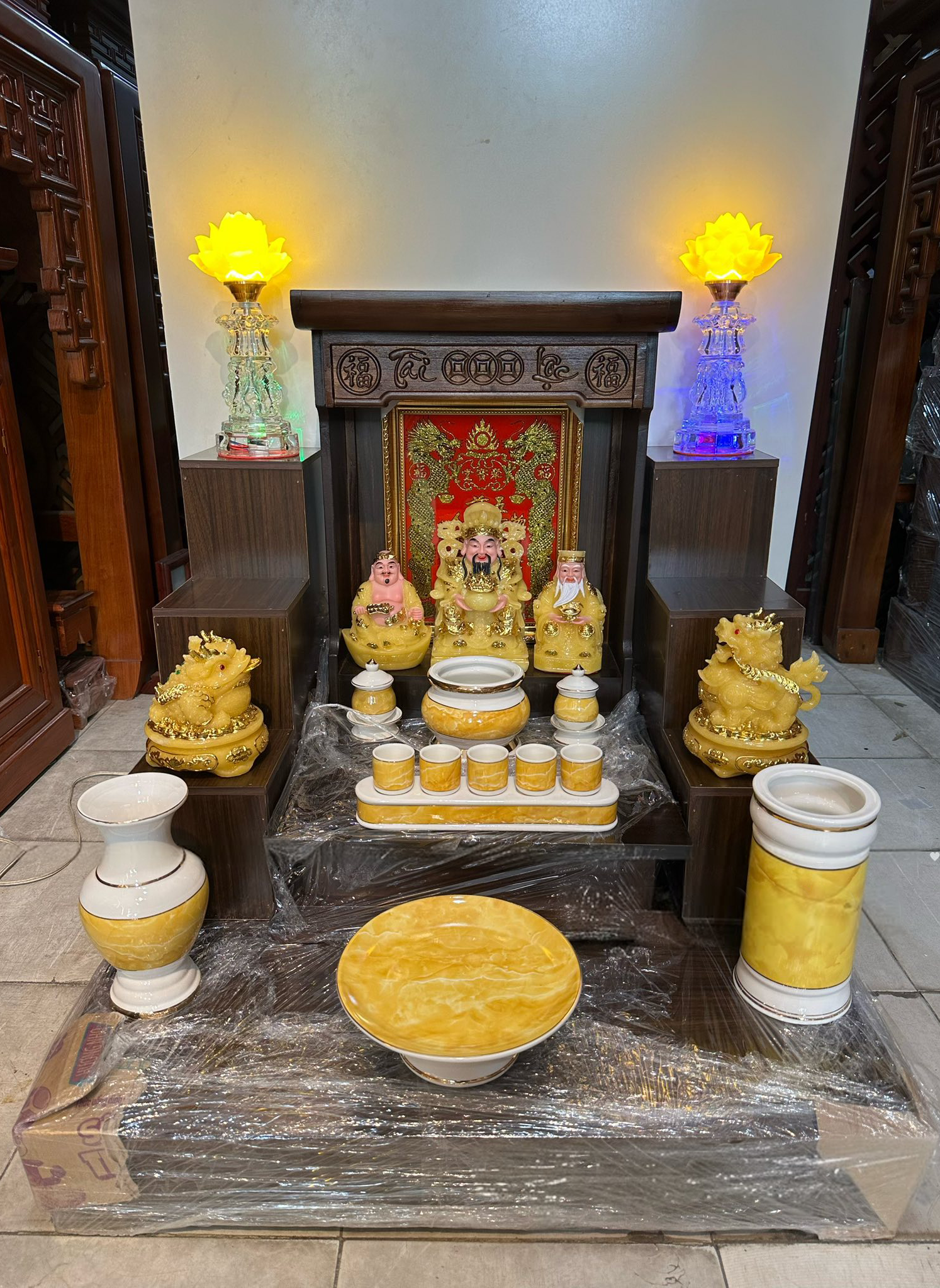 Combo Ban Thờ Thần Tài TT5 đầy đủ 60 Combo Ban Thờ Thần Tài TT5 đầy đủ 60