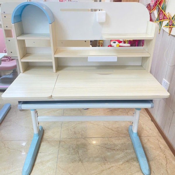 Bàn học chống gù mã A- mặt bàn Tự Nhiên